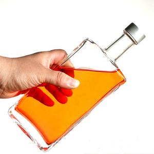 Logotipo personalizado Botellas de whisky de vidrio de forma cuadrada Botella de Long Island 200ml 700ml en stock - Product Image 2