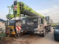 Grue mobile hydraulique de 50 tonnes de marque supérieure avec moteur Weichai, hauteur de levage de 40 m et hauteur maximale de 55 m en stock