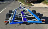 Remorque de bateau en aluminium Hoiro 21 pieds à double essieu avec lits superposés en polyéthylène, capacité de charge de 1550 lb pour bateaux de 20 pieds