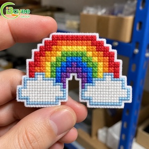 Patch brodé personnalisé 3D écologique en forme d'arc-en-ciel, à thermocoller pour vêtements, chapeaux et sacs - Product Image 4