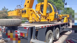 Grue sur camion XCM-G QY25K5-2 de 25 tonnes, modèle 2020, flèche auxiliaire à cinq sections de 40 m, boîte de vitesses, moteur, sans accident, d'occasion - Product Image 5