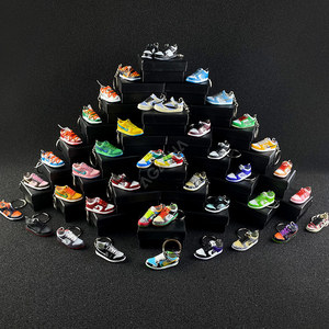PVC Basketball Designer Key Chain Key Ring with Box Wholesale SB Dunk Mini Shoe Bulk 3d Sneaker Keychain