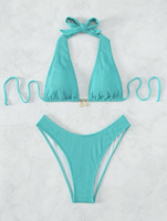 Ensemble de bikini côtelé turquoise vif, maillot de bain dos nu à col en V avec breloques étoile de mer et coquillages pour les vacances d'été