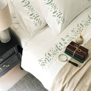 Parures de lit brodées personnalisées en gros, motifs feuilles vertes, 250 fils/cm², en coton, lavables en machine, pour la maison et les mariages - Product Image 3