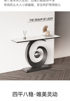 Console moderne italienne style Normcore, table de luxe décontractée et accessible, étroite pour entrée, murale, avec motifs métalliques, pour couloirs et portes