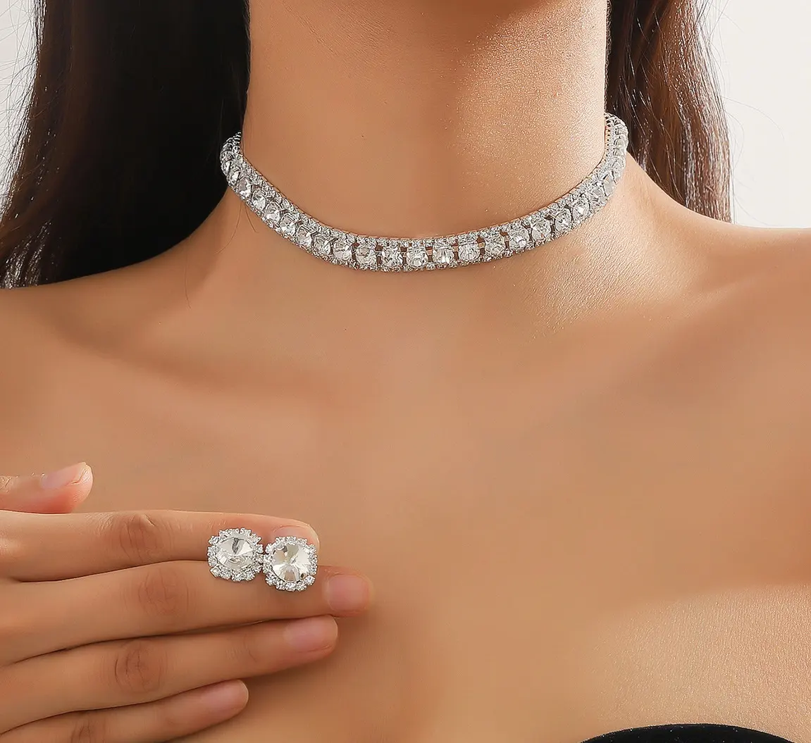 Ensembles de bijoux de luxe 2023 griffe chaîne strass collier boucles d'oreilles en laiton argent ensemble de bijoux de mariage émeraude pour les femmes