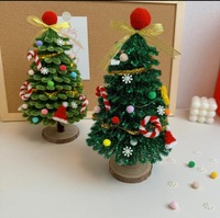 Kit de Bricolage Arbre de Noël en Tissu Peluche Twist Stick pour Jeunes 7-14 Ans, Décoration de Noël, Fabriqué au Zhejiang, Conditionné en Sachet