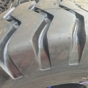 Haute qualité du fabricant direct 23.5-25 pouces OTR grattoir pneus nouveau modèle de camion niveleuse creusé rouleau chargeur biais conception caoutchouc - Product Image 2