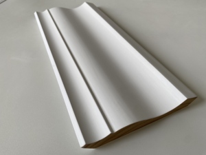 Rodapié de Pino Blanco Imprimado a Medida para Proyectos de Construcción, Rodapié Pre-Imprimado de Fácil Instalación, Venta al por Mayor - Product Image 3