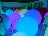 Boule publicitaire LED gonflable en PVC étanche, effet miroir, colorée, pour bars, événements et fêtes, avec impression UV, décoration