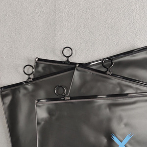 Thân Thiện Với Môi Trường Đen Ziplock Túi Cho Quần Áo Tùy Chỉnh Tái Chế Bao Bì <span class=keywords><strong>Zip</strong></span> Túi Frosted Đen Túi Nhựa - Product Image 3