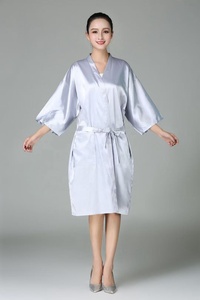Bata de Peluquería Color Gris Plateado con Logotipo Personalizado, Kimono para Salón de Belleza, para Teñir y Cortar el Cabello, Bata Cómoda para el Cuidado de la Belleza para Clientes - Product Image 5