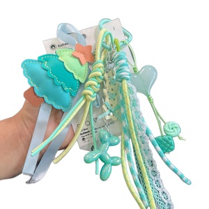 Porte-clés Arbre de Noël en PU fait main avec perles bleu clair et pompon, motif dessin animé mignon, personnalisable, pour sac à main femme - Product Image 6