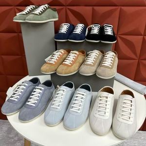 รองเท้าลำลองหนังกลับแบบเรียบหรูสำหรับทุกเพศ สวมใส่สบาย ดีไซน์มินิมอล เข้ากับสไตล์คนเมือง บุภายในด้วยหนังแท้ ทันสมัย - Product Image 6