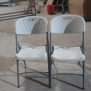 JJY-Chaise Pliante en Plastique Blanc Robuste et Résistante avec Cadre Métallique, Rangement Facile pour Intérieur et Extérieur, Idéale pour Maison, Hôtel et Ameublement - Product Image 3