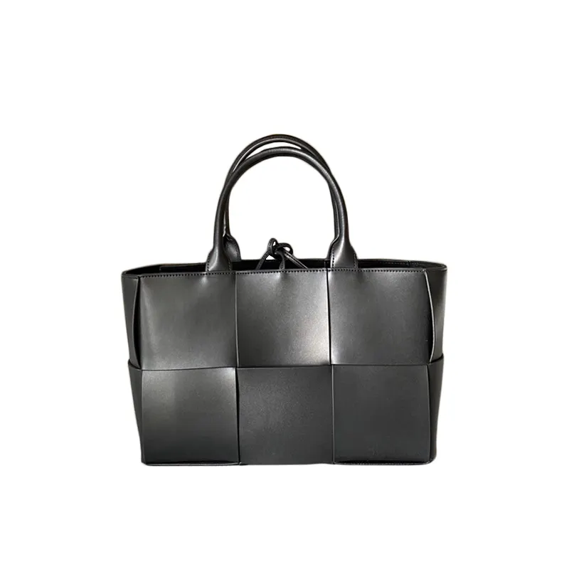 사용자 정의 로고 가방 2024 새로운 패션 짠 쇼핑 토트 대용량 버킷 가방 휴대용 여성 가방 어깨
