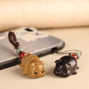 Eco-Friendly Ebony Wood Pig Keychain Pendant Embossed Phone Strap Car Key Fob Birth Year Animal Unisex Accessory Zhuoyu YSK-100