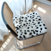 Coussin de siège carré antidérapant en peau de mouton pour voiture et chaises d'ordinateur – Échantillon disponible