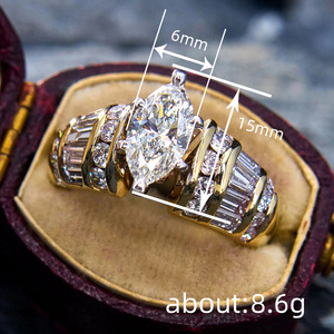 Anello Marquise Bicolore con Sei Punte, Design Elegante per Donne - Product Image 4