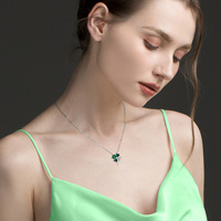 Collier pendentif en argent sterling 925 avec zircon cubique poli émail chance trèfle à quatre feuilles