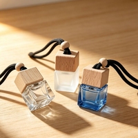 Diffuseur de parfum pour voiture, flacon carré en verre, parfum d'ambiance