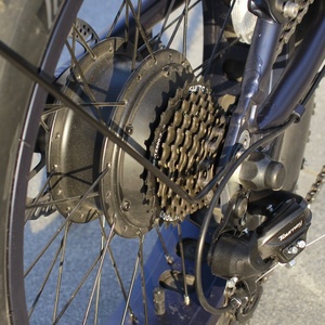 Vélo électrique pliable à pneus larges de 20 pouces avec moteurs doubles de 500 W au design moderne, vélo à neige pour adultes - Product Image 6