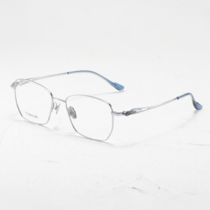 Nuevo modelo de gafas de titanio puro para hombre, montura cuadrada delgada, ultraligera, de titanio bicolor con electrochapado IP. - Product Image 2