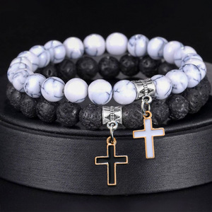 Bracciale con perline in pietra vulcanica turchese bianca e collana con ciondolo a croce geometrica. <span class=keywords><strong>Gioielli</strong></span> Unisex alla Moda in Pietra Naturale - Product Image 2