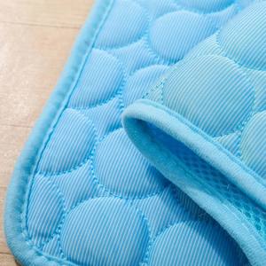 OEM ODM sürdürülebilir rahat <span class=keywords><strong>Pet</strong></span> eğitim soğutma <span class=keywords><strong>mat</strong></span>ı kendinden soğutma su geçirmez soğuk buz ped nefes köpek işemek <span class=keywords><strong>Mat</strong></span> - Product Image 3