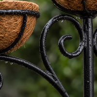 Support de pot de fleurs solaire à 3 paniers avec doublure en fibre de coco, cadre en fer recouvert de poudre, pour la décoration quotidienne du jardin, du patio et de la cour
