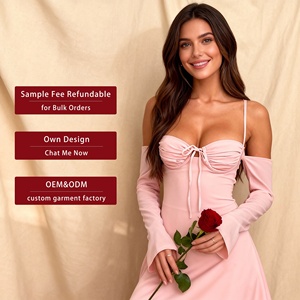 Robe dos nu à bretelles spaghetti, col choker, épaules dénudées, manches longues - Product Image 1