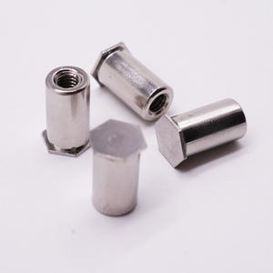 Vis autotaraudeuses hexagonales à œillet en acier inoxydable 304 de grade 6.8 pour trous aveugles, écrous à œillet hexagonaux pour plaques automobiles - Product Image 5