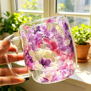 Taza de flores secas en miniatura, taza de café de vidrio de borosilicato de doble pared, regalo creativo para la playa o el hogar - Product Image 2