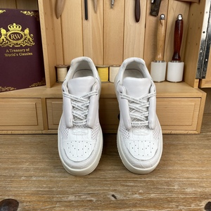 Baskets plateforme blanches en peau de crocodile 100% |   Design perforé respirant, lacets à lettres, chaussures tendance pour papa, streetwear de créateur - Product Image 6