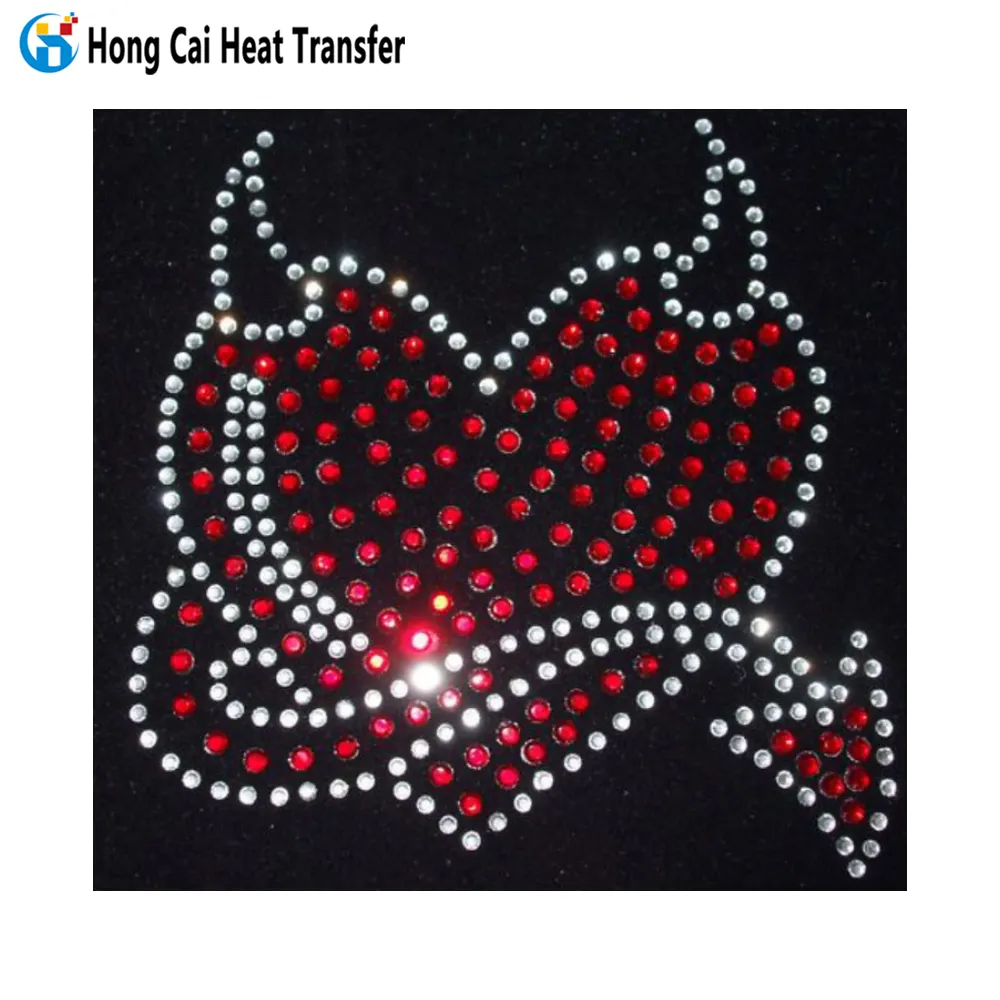 Hongcai personaliza tu propio diseño de diamantes de imitación bajo MOQ espalda plana Bling rhinestone Transferencia de Calor Sudadera con capucha y transferencia de impresión de camisa