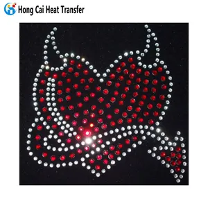 Hongcai özel kendi rhinestone tasarım düşük adedi düz geri bling rhinestone isı transferi hoodie ve gömlek baskı transferi