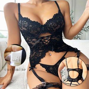 En gros Lingerie sexy pour femme, ensembles exotiques tendance en dentelle florale à motif cœur, comprenant string dos nu et <span class=keywords><strong>porte</strong></span>-<span class=keywords><strong>jarretelles</strong></span> - Product Image 1