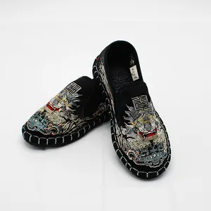 Лидер продаж; Удобные мужские туфли с вышивкой в Пекинском стиле; Дышащие туфли на плоской подошве