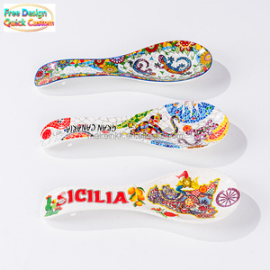 Portacucchiaio in Resina Stile Mosaico Siciliano, Souvenir di Maiorca, Spagna, Decorazione per Cucina e Casa - Product Image 1
