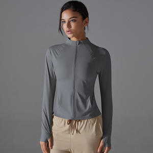 Veste d'entraînement pour femmes avec logo personnalisé en gros avec trous pour les pouces veste de yoga légère à fermeture éclair à manches longues athlétique Slim Fit hauts - Product Image 5