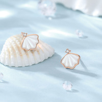 Boucles d'oreilles clous délicates en argent 925 avec coquille de nacre et accent zircon, boucles d'oreilles fines