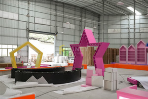 Servizio personalizzato di decorazione d'interni dello spazio di vendita al dettaglio centro commerciale <span class=keywords><strong>negozio</strong></span> Display Design Showroom per la progettazione di negozi per <span class=keywords><strong>feste</strong></span> - Product Image 4