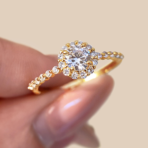 Anillo de compromiso para mujer con diseño de racimo de flores, chapado en rodio, latón, estilo clásico, engaste pavé - Product Image 2