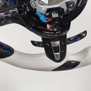 Volant en fibre de carbone forgée bleu pailleté et cuir perforé blanc pour <span class=keywords><strong>BMW</strong></span> F20 F30 F48 M3 E90 (vente en gros) - Product Image 4