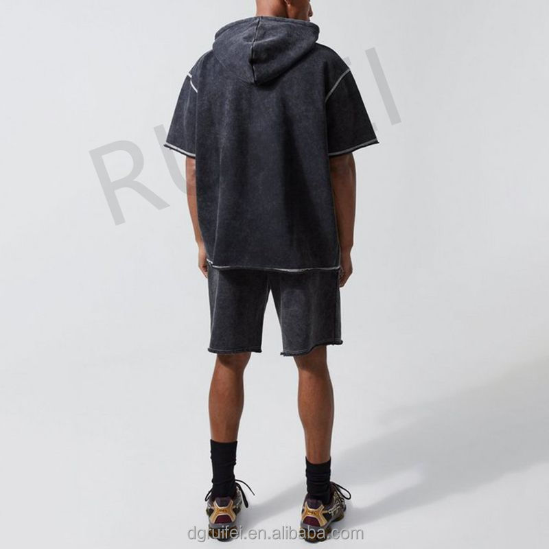 SULFER ACID STUDS SWEAT SHORT / ベージュ Regular Fit Sweatshorts - Dark beige - Men | H&M US