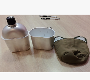 DFM1102 Gourde en aluminium métallique portable de 0,86 L pour le camping et le travail en extérieur, personnalisée, avec tasses et sacs de protection en tissu - Product Image 3