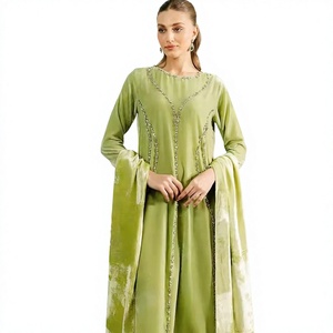 Robe de soirée pakistanaise en velours vert lime tendance, élégante, brodée de cristaux, longue kurta, pantalon droit, ensemble de luxe - Product Image 1
