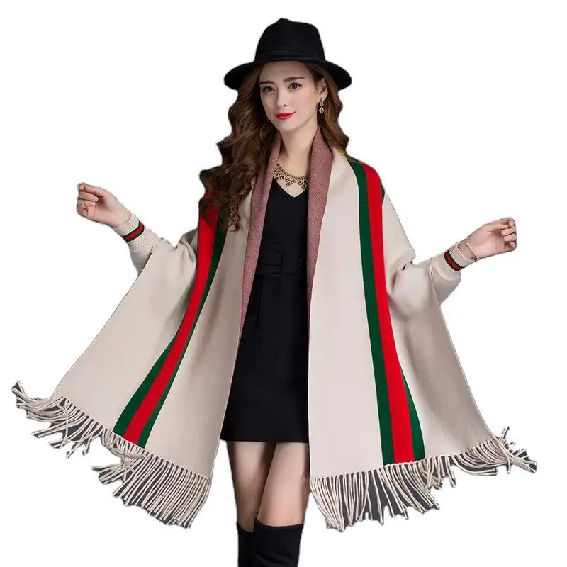 Moda kadın kış yeni saçaklı şerit kollu pelerin çift taraflı kalınlaşmış panço bayan uzun kollu örgü hırka pelerin büyük eşarp