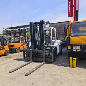Carretilla elevadora <span class=keywords><strong>TCM</strong></span> FD100 de <span class=keywords><strong>10</strong></span> toneladas, producción de 2020, motor diésel ISUZU, construcción resistente, operación confiable, AWD, neumático sólido usado - Product Image 2