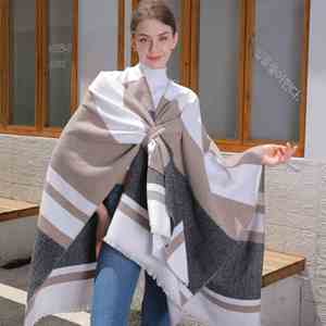 Cape polyvalente tendance transfrontalière avec franges à nouer sur le côté pour une chaleur élégante - Product Image 4